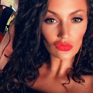 Meet your Posher, Kiki